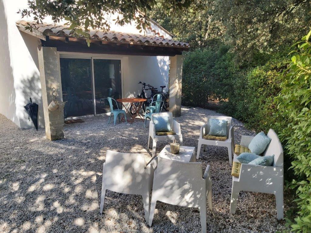 Gite Dans Les Pins Avec Piscine Villa Mazan Eksteriør billede